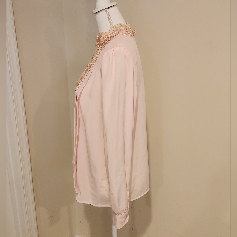 Vintage Worthington Womens's Light Pink Blouse with Lace detail, size 8 - Picture 7 of 12